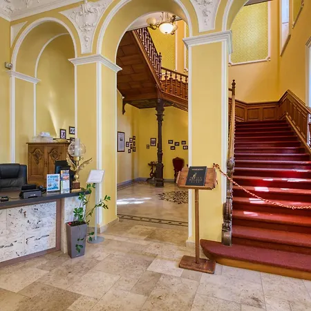 Fonix Wellness 酒店 4*