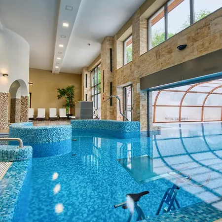 Fonix Wellness 酒店 Csitár