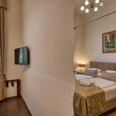 Fonix Wellness 酒店 4*