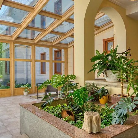 Fonix Wellness 酒店 4*