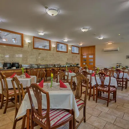 Ξενοδοχείο Fonix Wellness 4*
