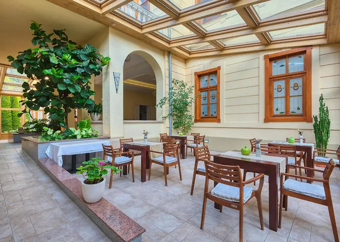 Отель Fonix Wellness Resort